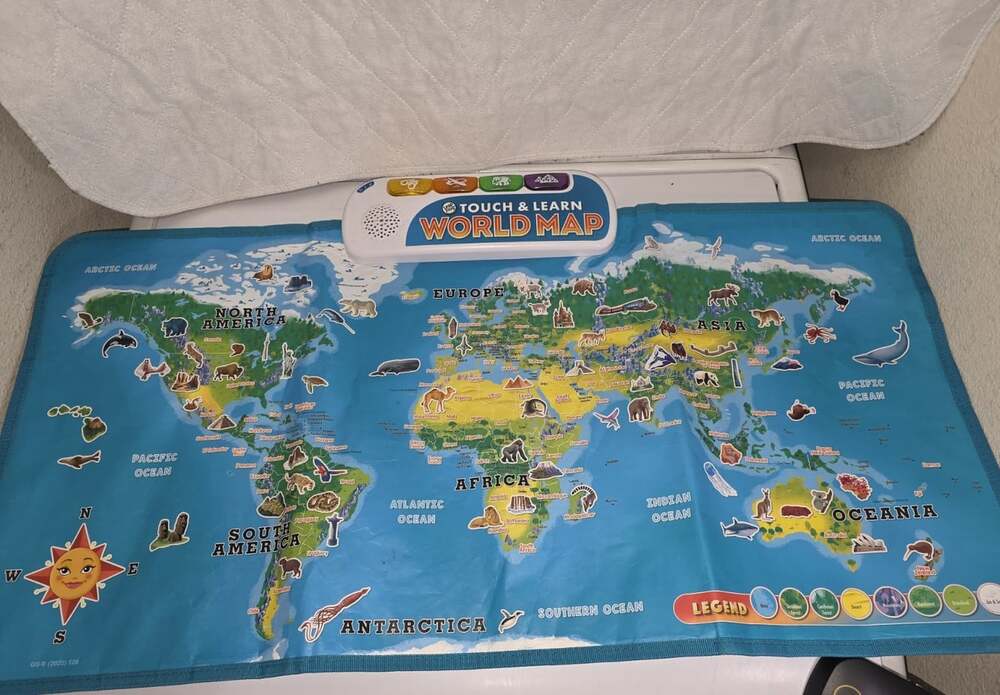 Leap Frog Interactive World Map Touch and Learn-working great